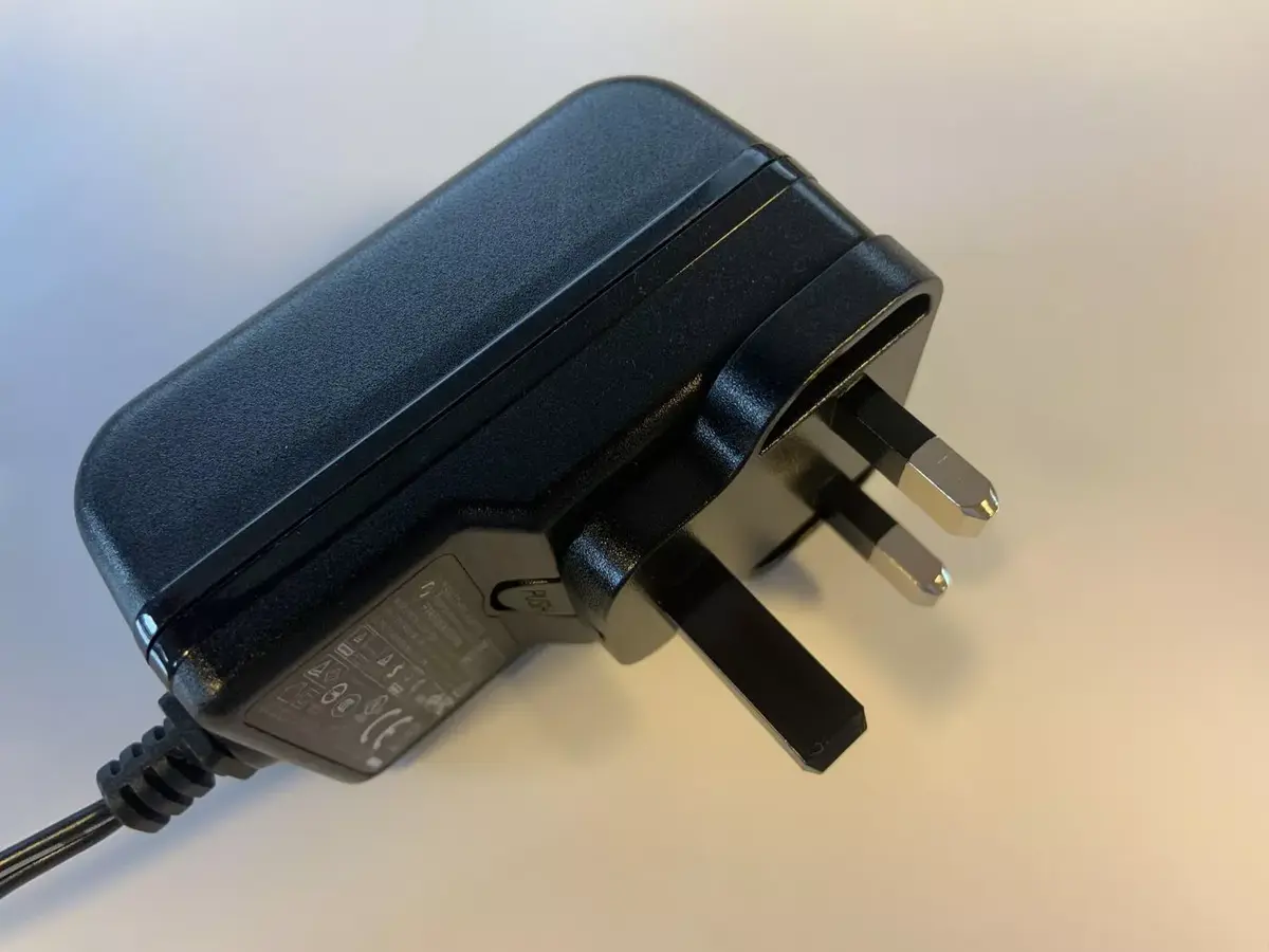 Power plug adapter Vivolink VLPSUPLUG-UK Photo 3