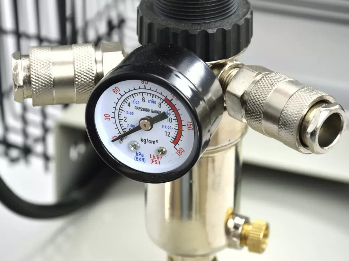 GEKO G80303 eļļas gaisa kompresors 100 l Photo 12