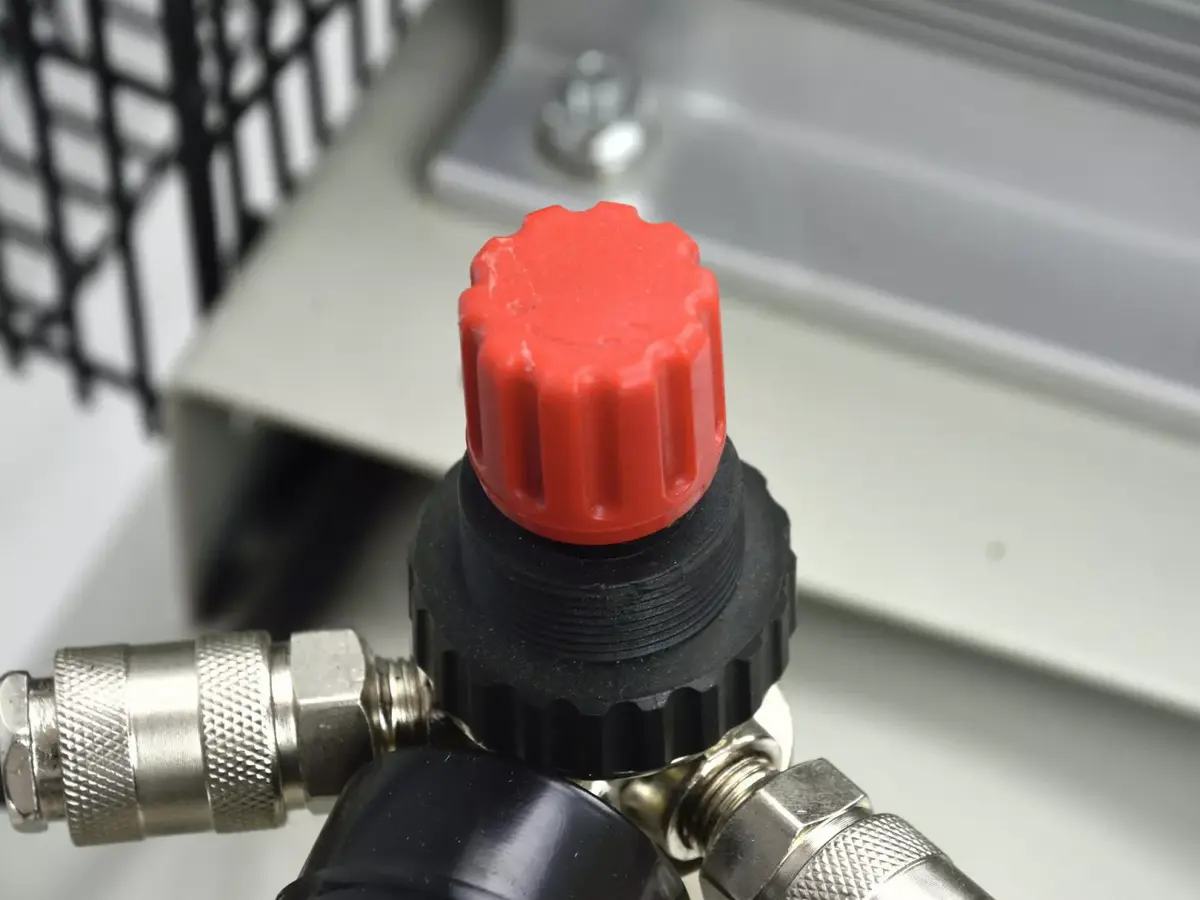 GEKO G80303 eļļas gaisa kompresors 100 l Photo 13