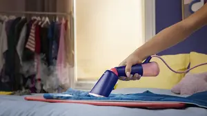 Komplektā iekļautais StyleMat: droša tvaicēšana uz jebkuras līdzenas virsmas