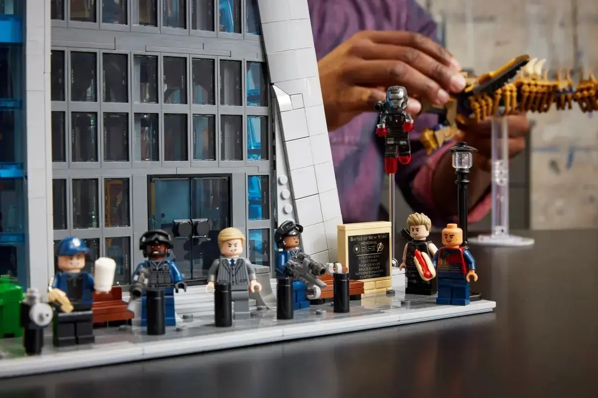LEGO Marvel 76269 Avengers Tower модель Photo 15