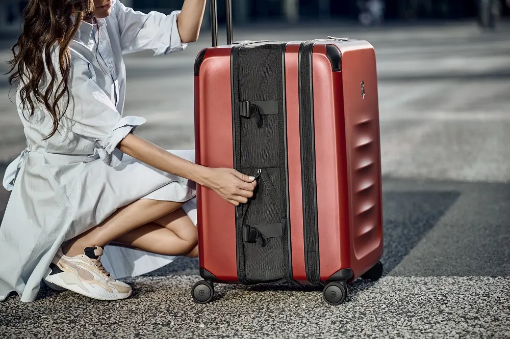 Paplašināma vidēja izmēra čemodāns Victorinox Spectra