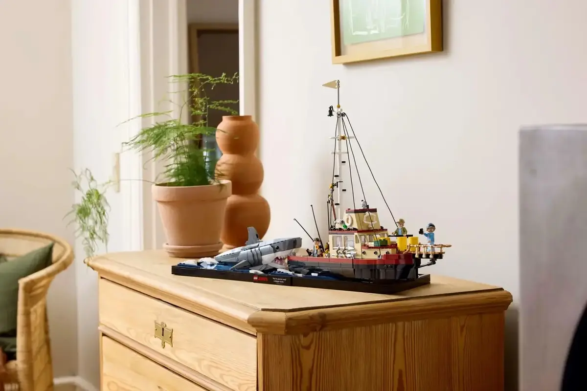 LEGO Ideas 21350 Jaws construction set Photo 8
