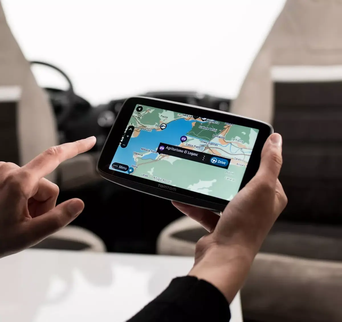 GPS навигатор TomTom GO Camper Tour 6" Photo 6