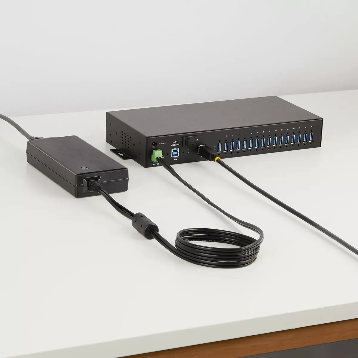 StarTech.com 16-портовый промышленный USB хаб Photo 9