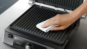 Removable non-stick plates for easy grilling