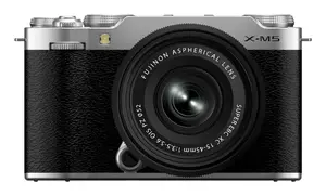 Bezspergu kamera Fujifilm X-M5 Silver Kit ar XC 15-45mm F3.5-5.6 OIS PZ objektīvu 26.1 MP X-Trans CMOS 4 sensors 6.2K video Wi-Fi skārienekrāns