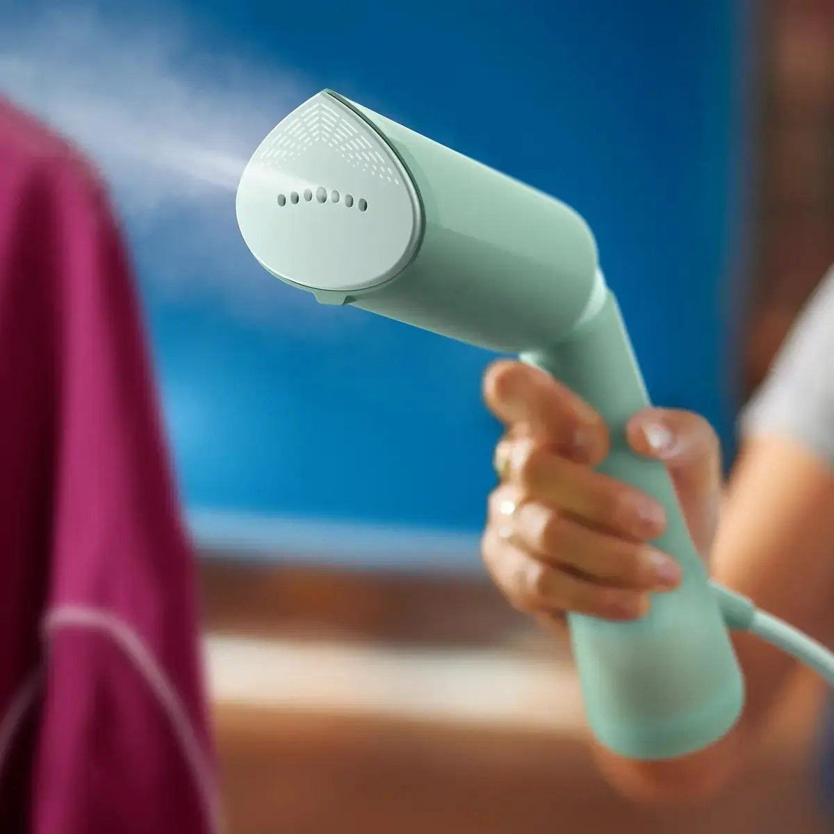 Philips 5000 series STH5010/70 Handheld Garment Steamer Photo 3