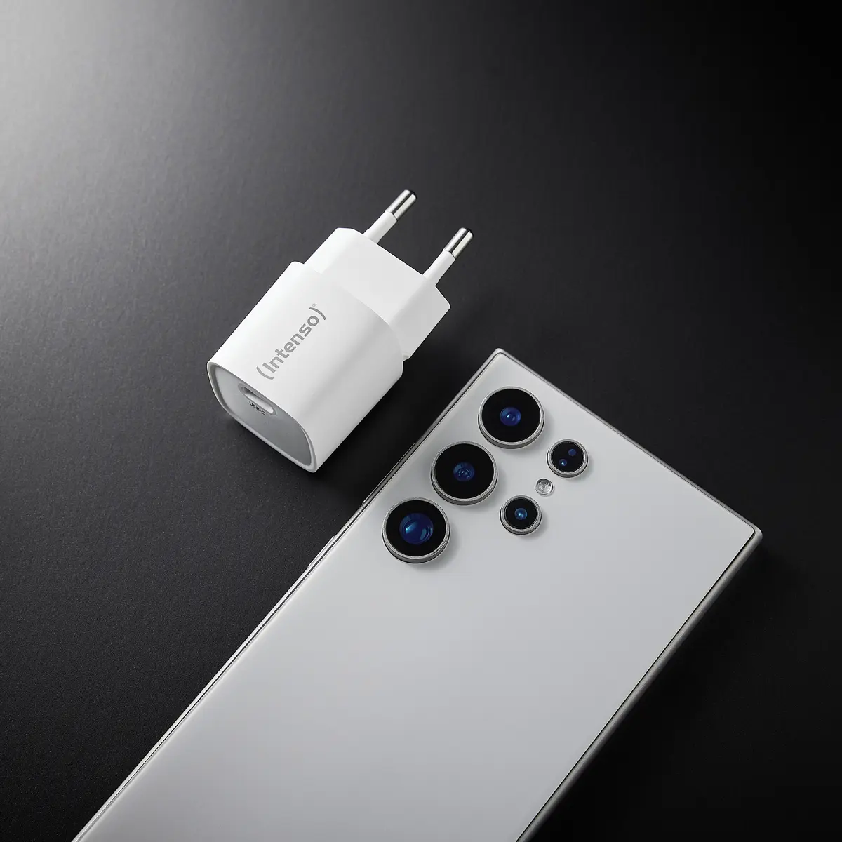Intenso W30C² GaN lādētājs Photo 8