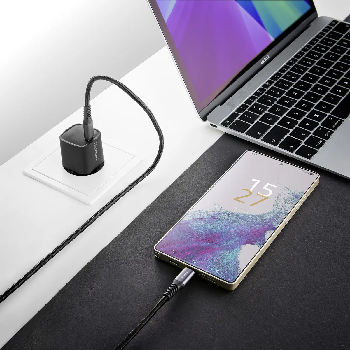 Intenso W30C² GaN Fast Charger - Black Photo 5