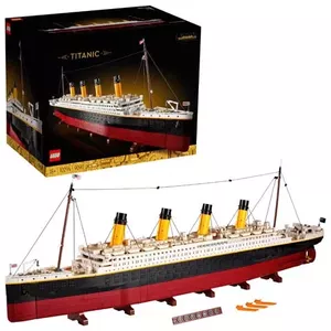 LEGO Creator model set Titanic, LEGO 10294, 9,090 pieces display replica