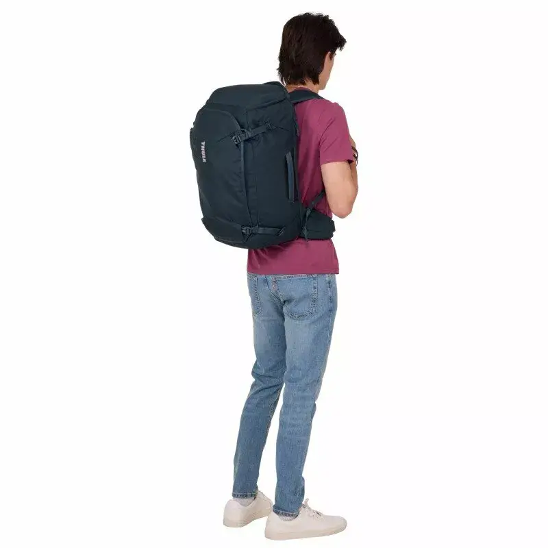 Thule Landmark 40 L travel backpack Photo 6