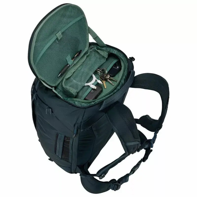 Thule Landmark 40 L travel backpack Photo 7