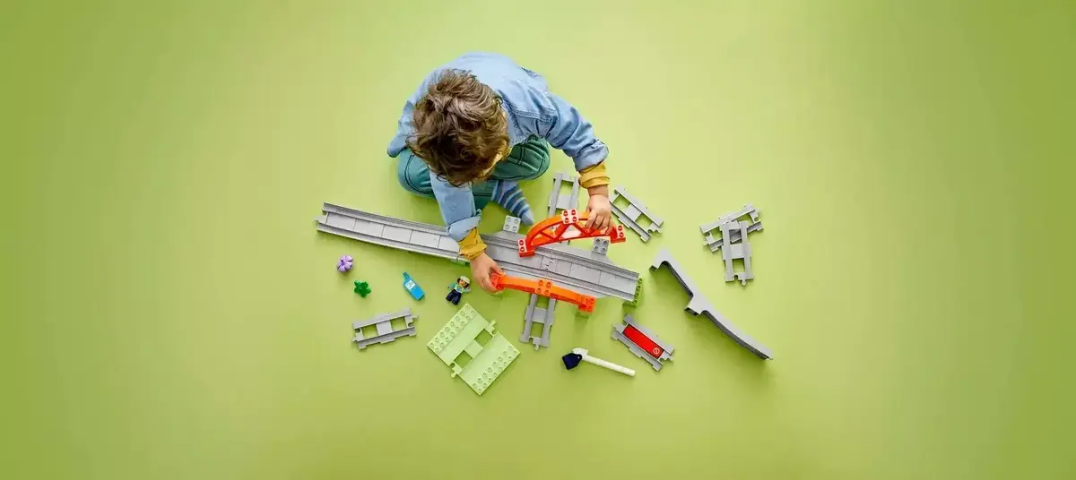 LEGO DUPLO Railway Bridge and Tracks Expansion Set 10426 Photo 7
