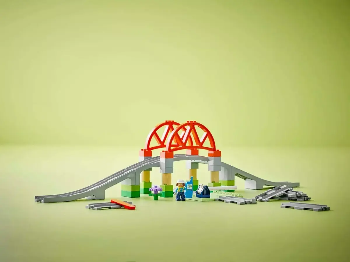 LEGO DUPLO Railway Bridge and Tracks Expansion Set 10426 Photo 8