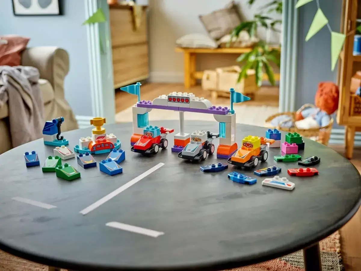 LEGO DUPLO F1 Team Racing Cars 10445 komplekts Photo 11