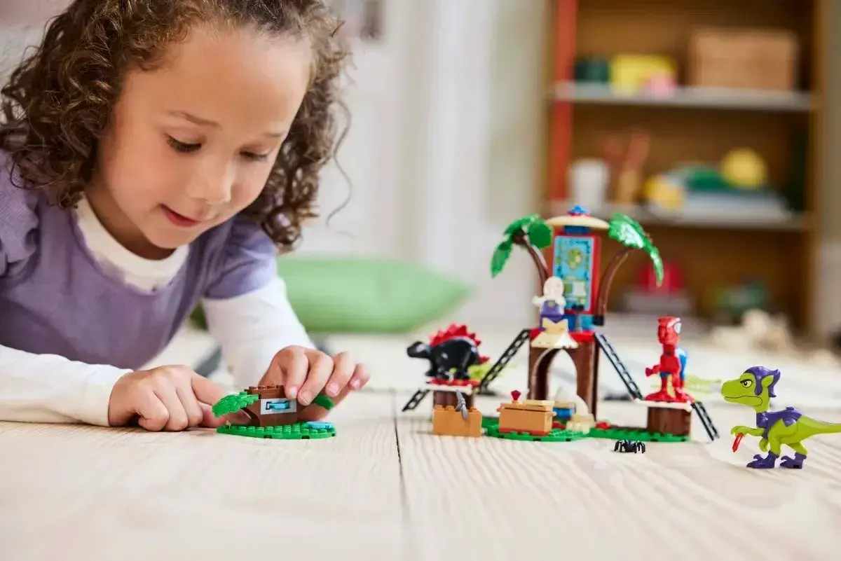 LEGO playset Spidey‑Rex vs. Gobby Raptor Treehouse 11200 Photo 10