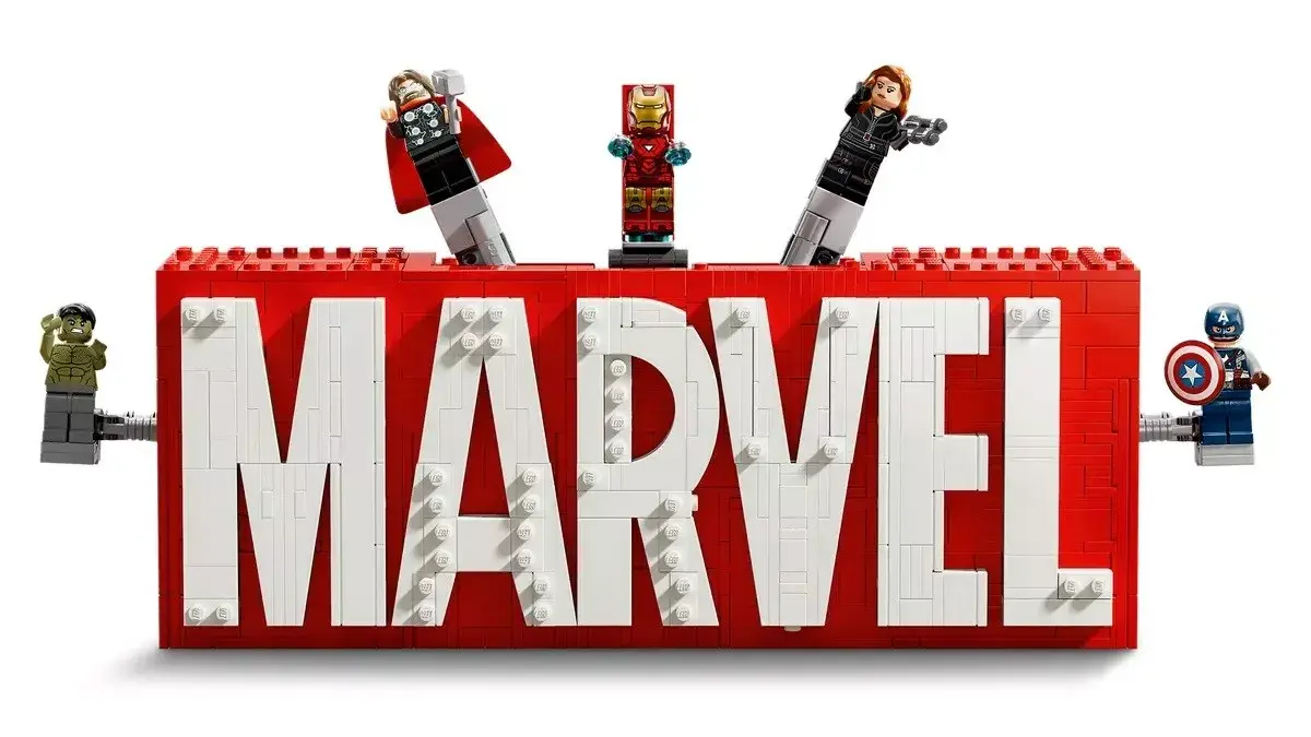 LEGO 76313 Marvel Logo & Minifigures set Photo 4