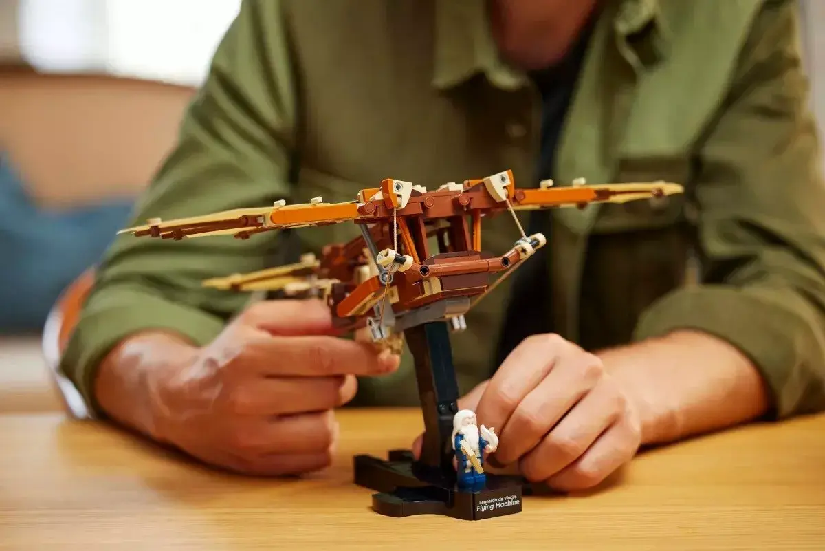 LEGO Icons 10363 Leonardo da Vinci Flying Machine model Photo 11