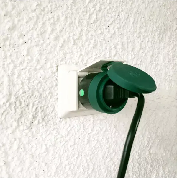 Уличная умная розетка Star Trading Smart Plug Photo 5