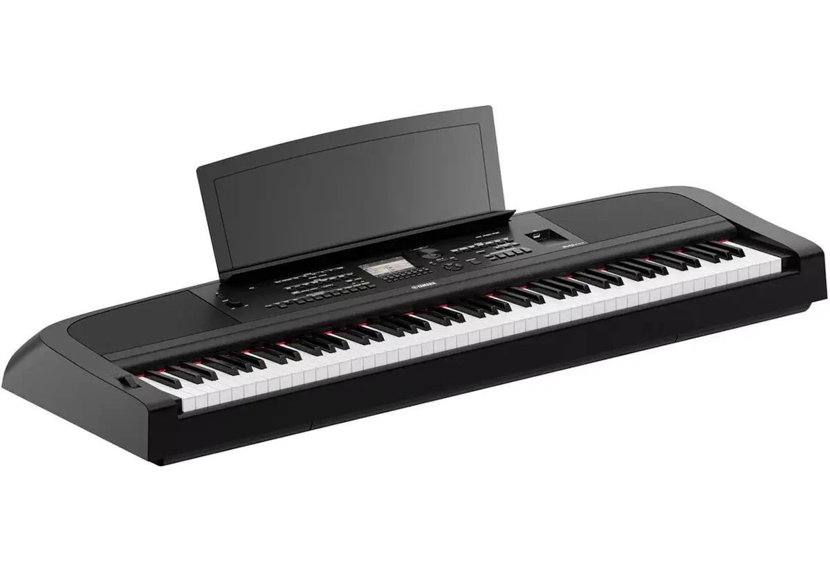 Digital piano YAMAHA DGX-670B — 88 weighted keys Photo 2