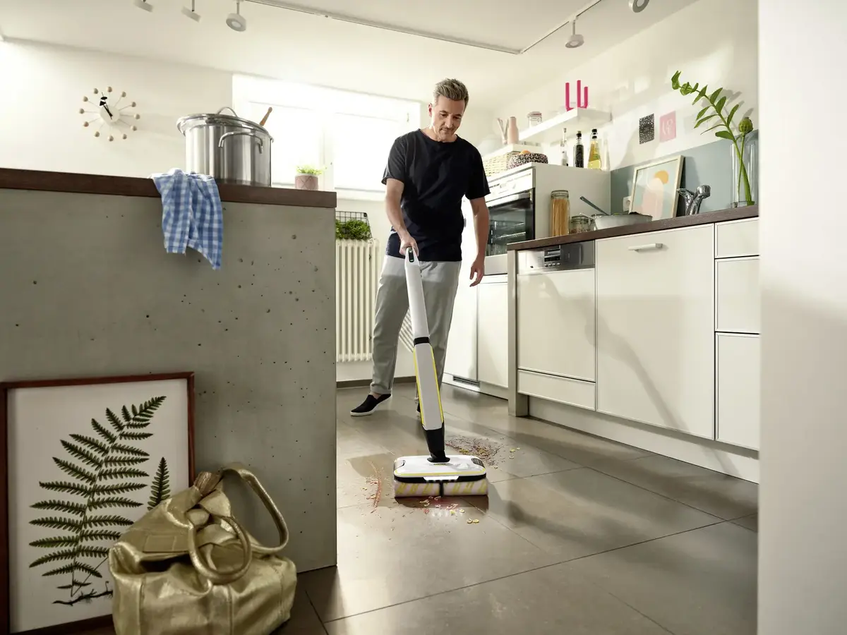 Battery cordless hard floor cleaner Karcher FC 7 Cordless Plus Photo 4