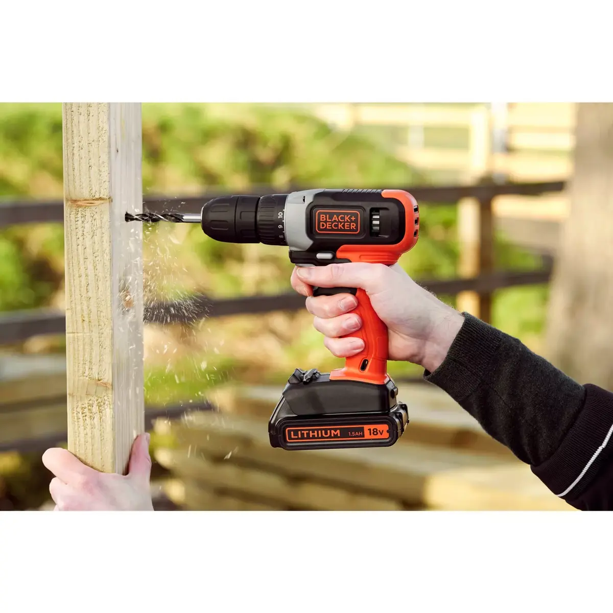Cordless drill/screwdriver Black & Decker BCD001C1 Photo 4