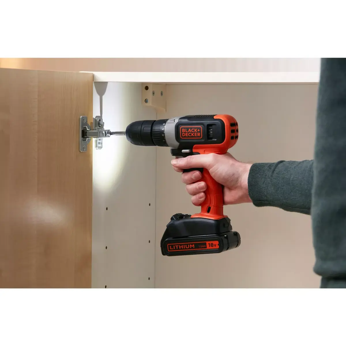 Cordless drill/screwdriver Black & Decker BCD001C1 Photo 6