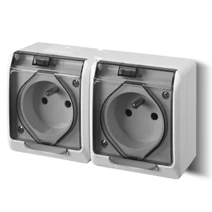 Накладная розетка ELEKTROPLAST GNT Hermes 2x2P+Z с дымчатой крышкой, белая (0322-01)