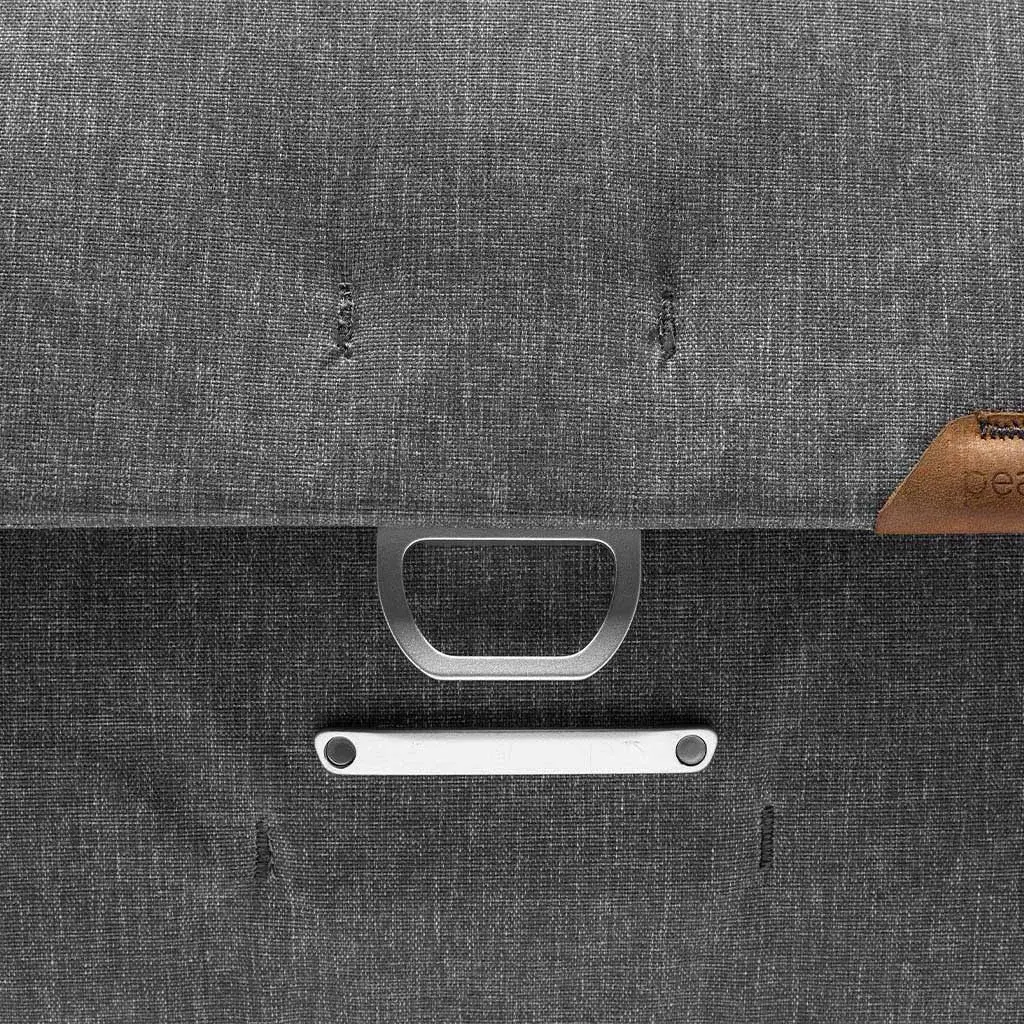 Peak Design Everyday Messenger V2 13L Ash bag Photo 4