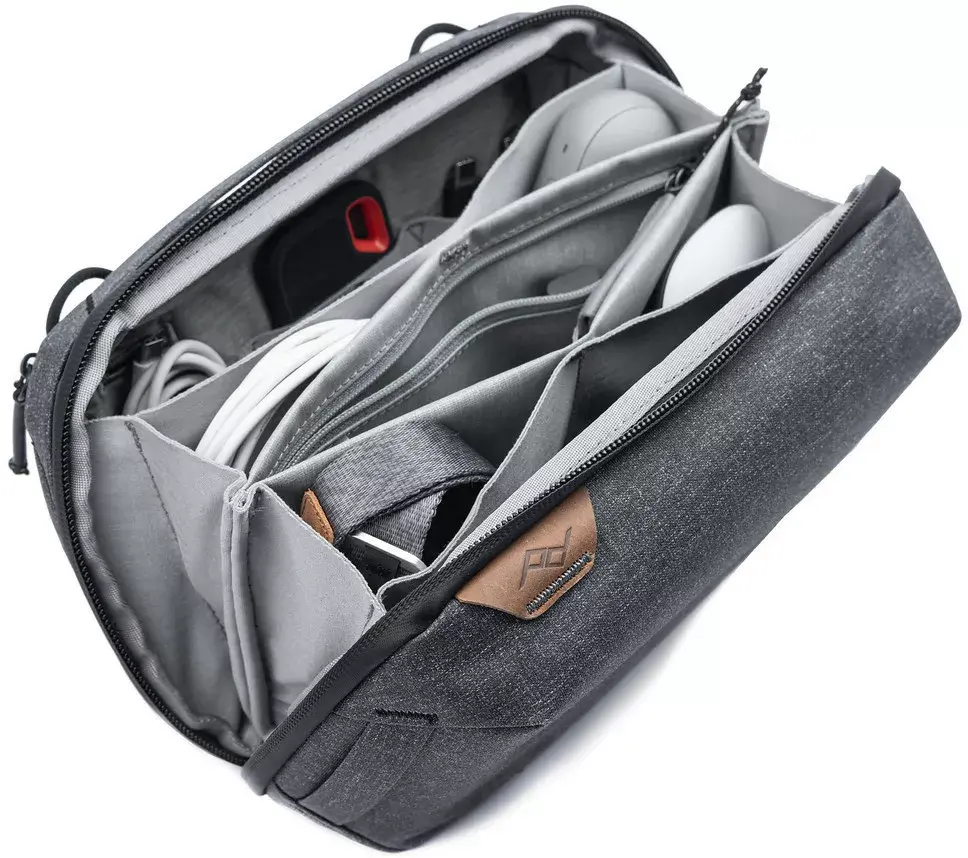 Tech Pouch Peak Design BTP-CH-3 charcoal — kompakts organizators Photo 4