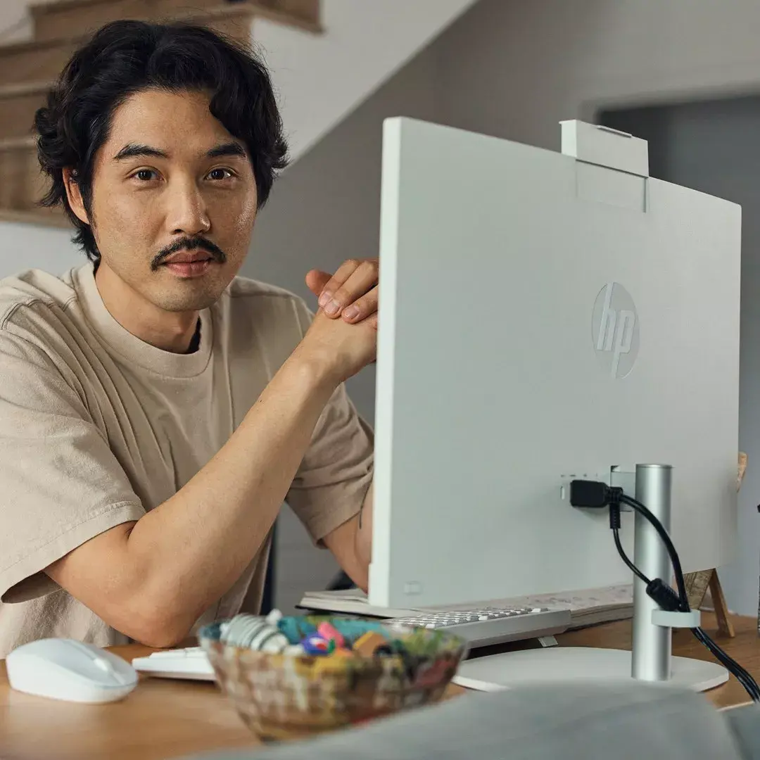 HP All-in-One 24-cr0312nw — Ryzen 5 7520U Photo 9