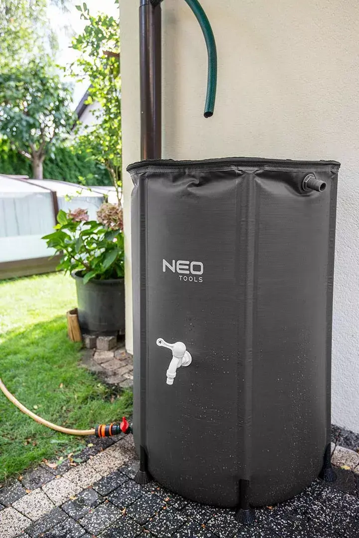 Outdoor storage container NEO tools 15-951 Photo 2