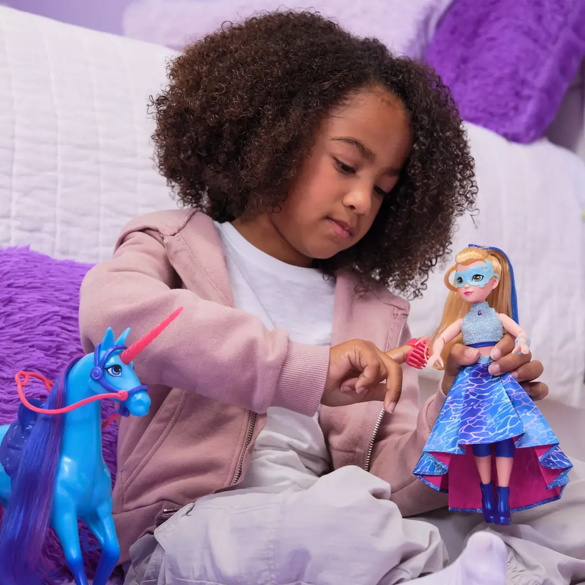 Modes lelle Spinmaster Unicorn Academy Isabel Deluxe Masquerade Photo 3