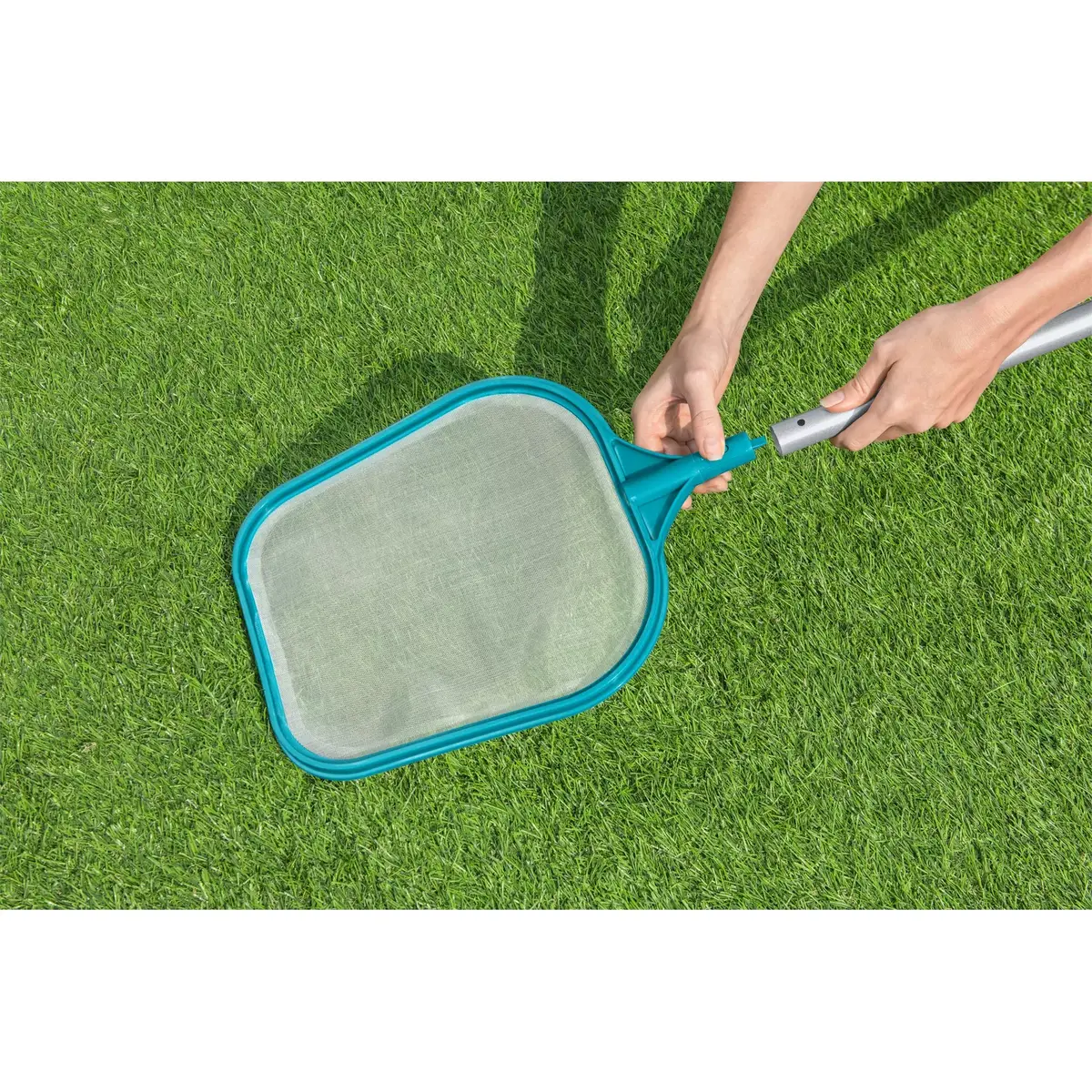 Bestway AquaClear pool vacuum and skimmer kit Photo 19