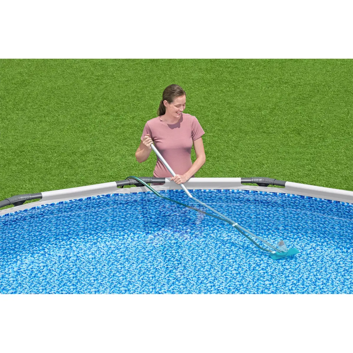 Bestway AquaClear pool vacuum and skimmer kit Photo 25
