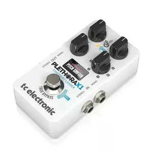 Multi-effect guitar processor TC Electronic PLETHORA X1 — compact design, versatile effects