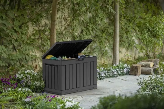 Keter Kentwood 190L outdoor storage box Photo 4
