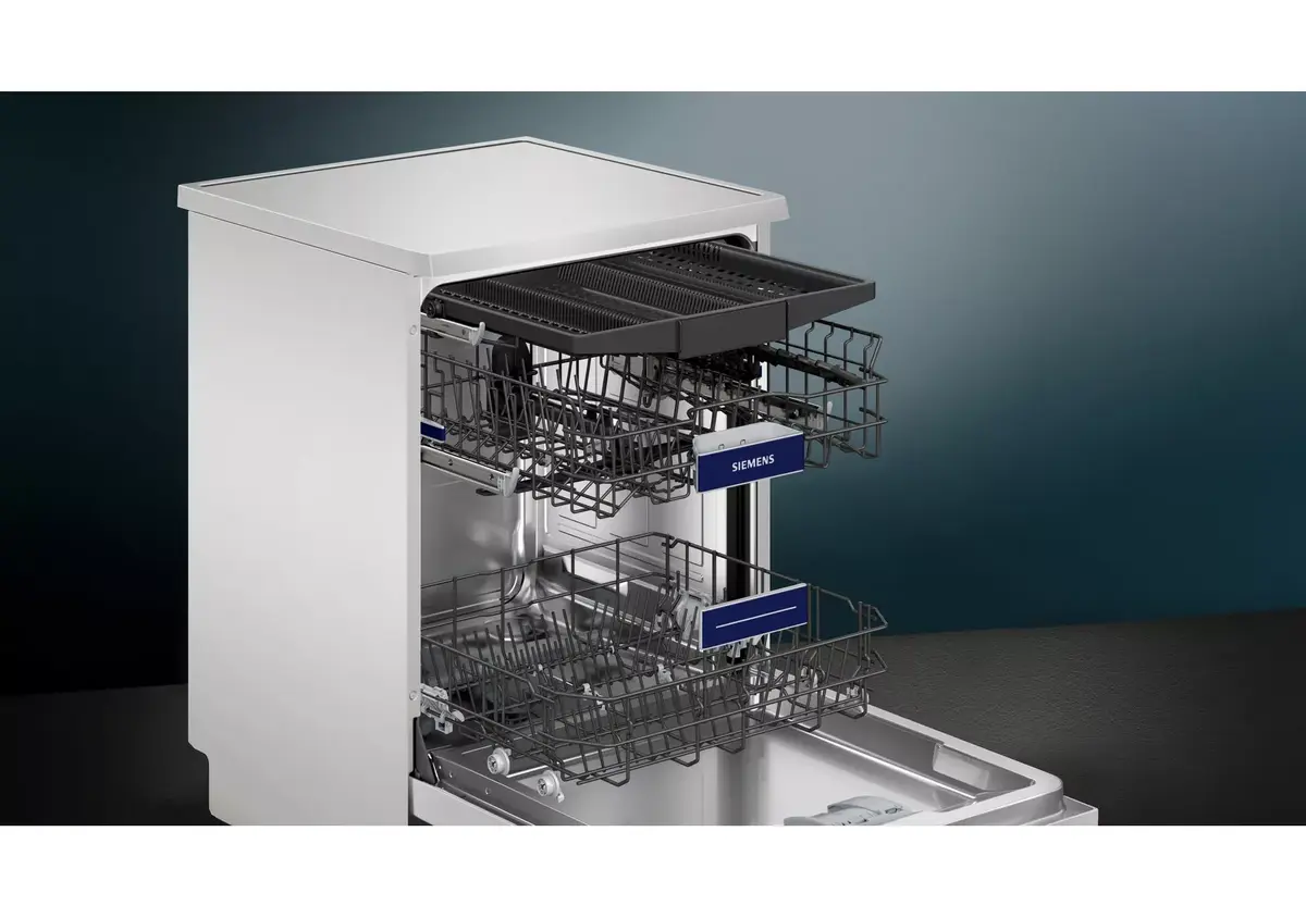 Siemens iQ300 SN23EW03ME Dishwasher Photo 3