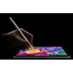 Apple Pencil Pro. Izstrādāts neierobežotai radošumam.