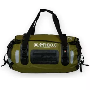 Ceļojumu soma AMPHIBIOUS VOYAGER II 60L zaļa — tilpums 60 l, izturīga soma ceļojumiem un āra aktivitātēm