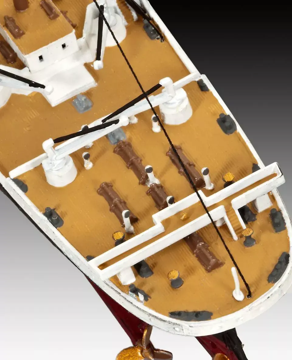 Passenger ship model REVELL RMS Titanic 1:700 Photo 5