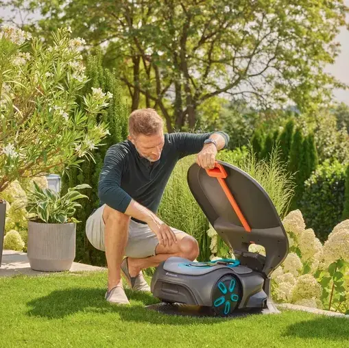Robota zāles pļāvēja garāža Gardena 15025-20 Photo 7