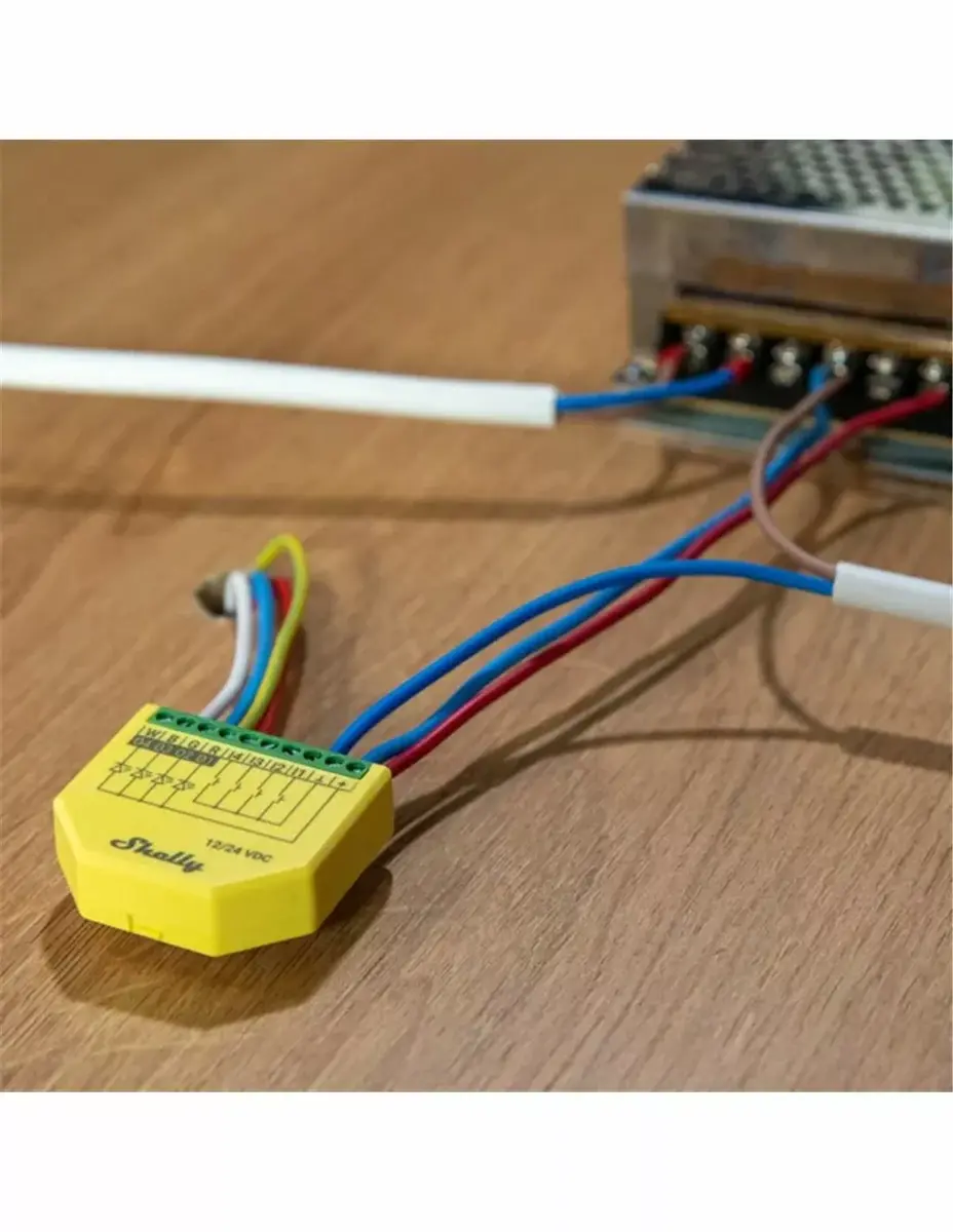 Shelly Plus RGBW PM Wireless LED Controller Photo 5