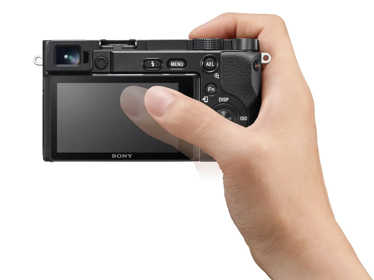 Беззеркальная камера Sony α 6100 с объективом 16-50 мм Photo 6