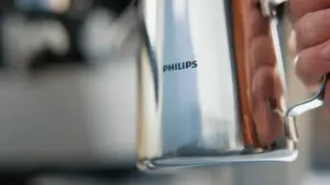 Stainless-steel milk jug with powerful steam wand