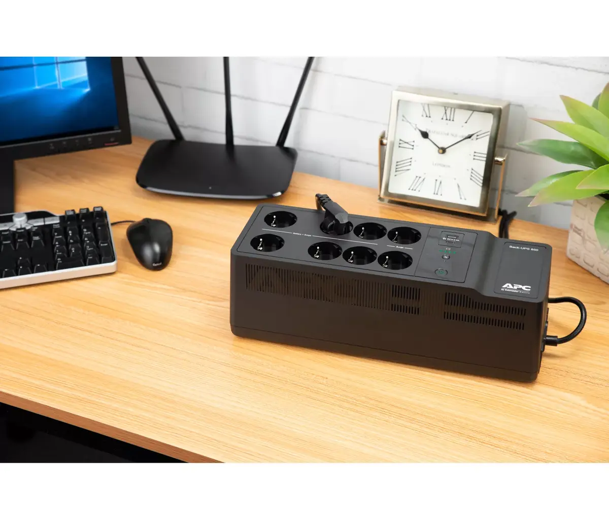 Источник бесперебойного питания APC Back-UPS BE850G2-GR Photo 8