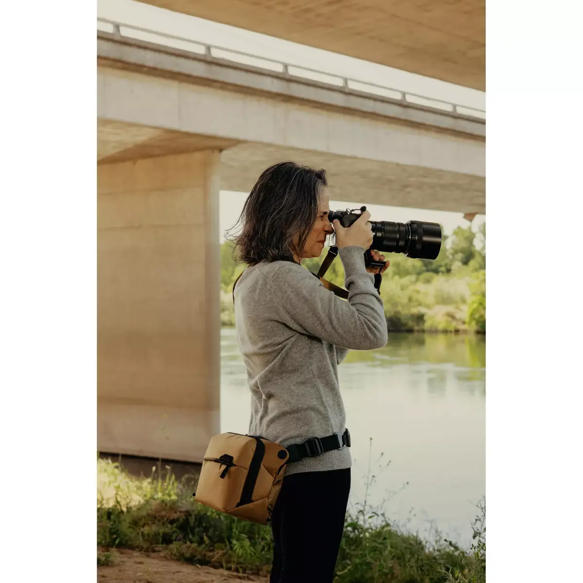 Peak Design Everyday Sling V2 3L Coyote — camera sling Photo 11