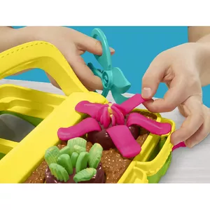 Play-Doh playset Blooming Flowers G0492 with colorful modeling dough and flower molds