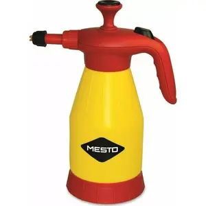 Handheld pressure sprayer Mesto 1.5 L model ME3132P — pneumatic garden sprayer, metal lance